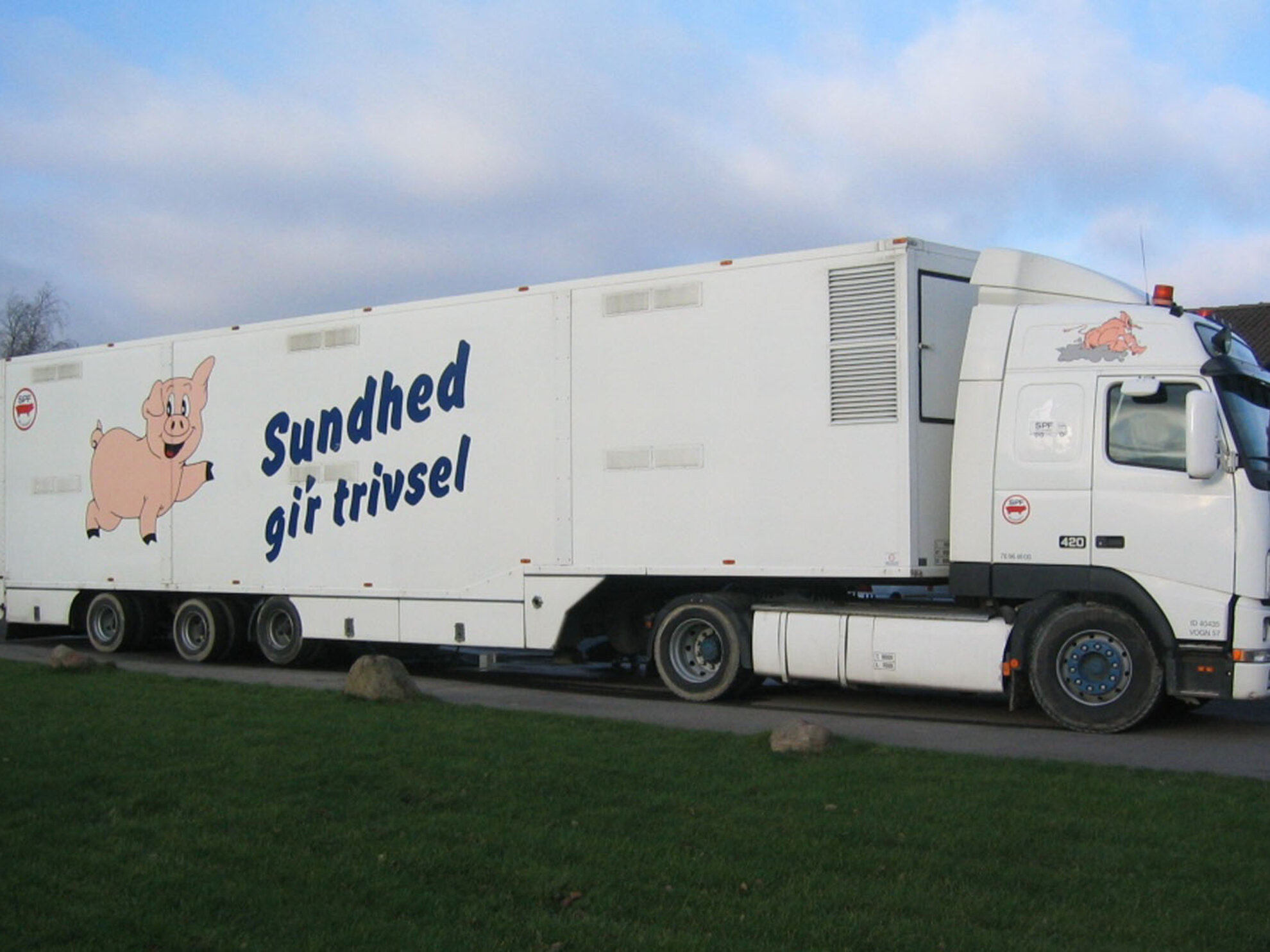 On-board weighing animal transport