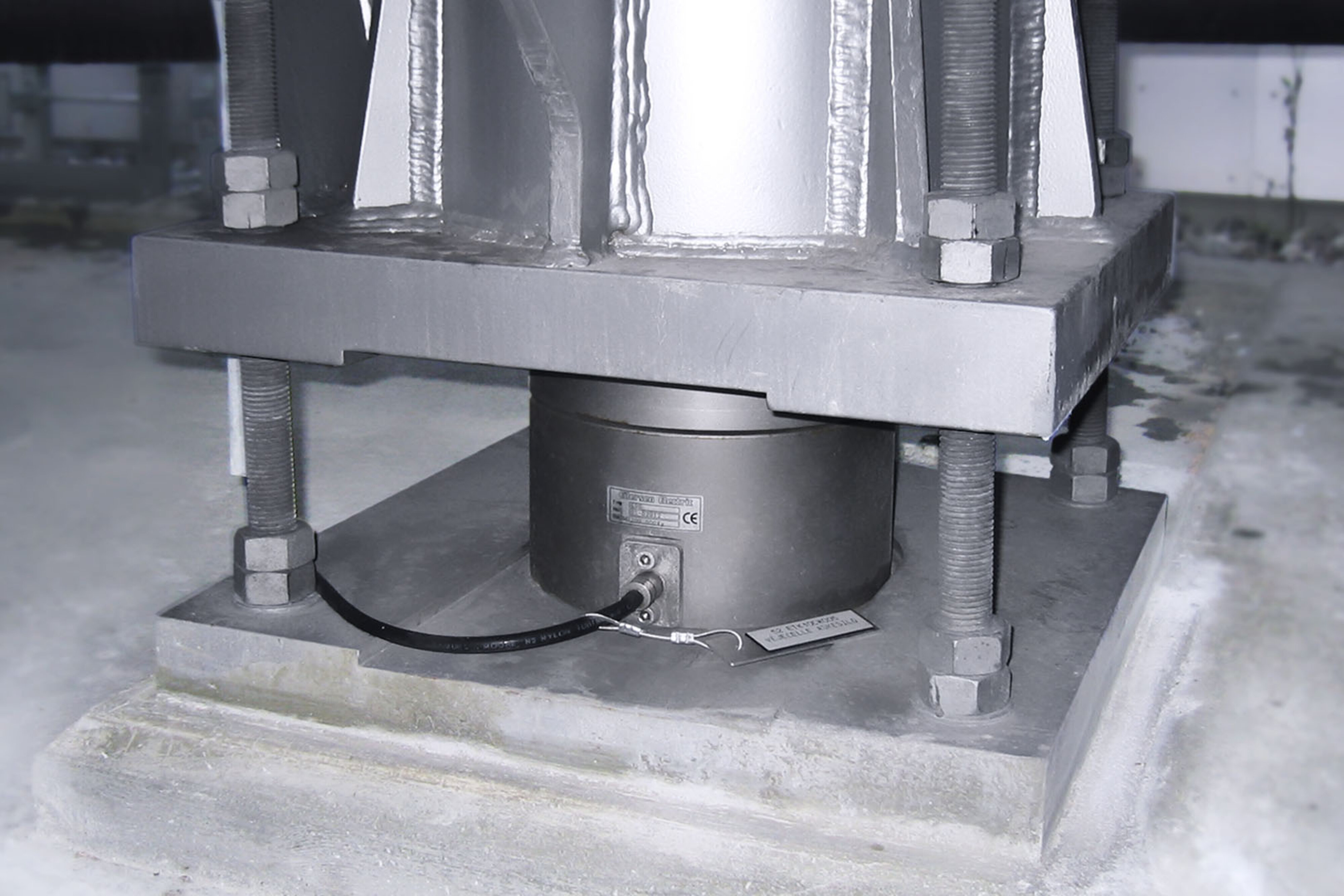 Eilersen heavy duty compression load cells used for silo weighing