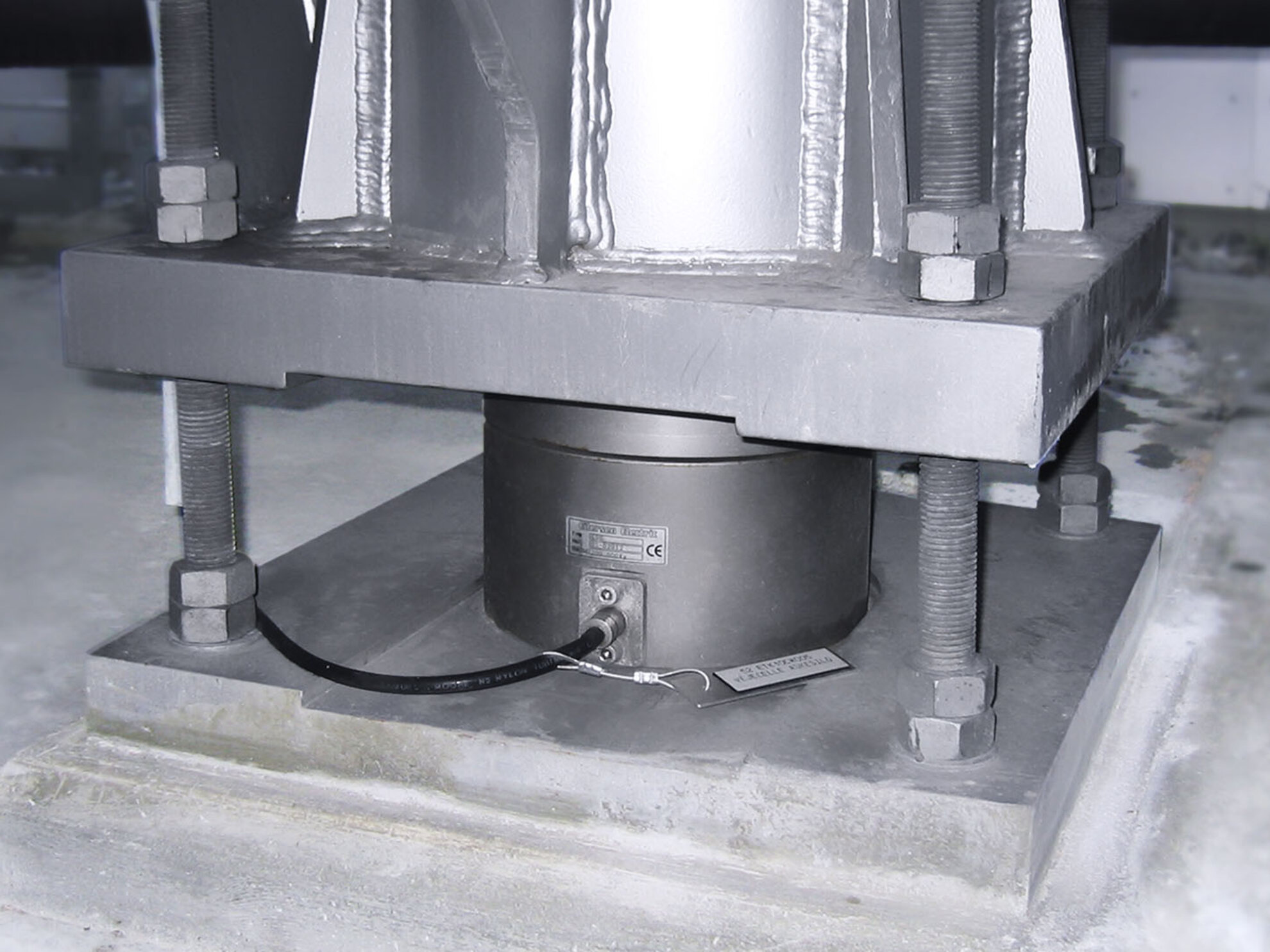 Eilersen heavy duty compression load cells used for silo weighing