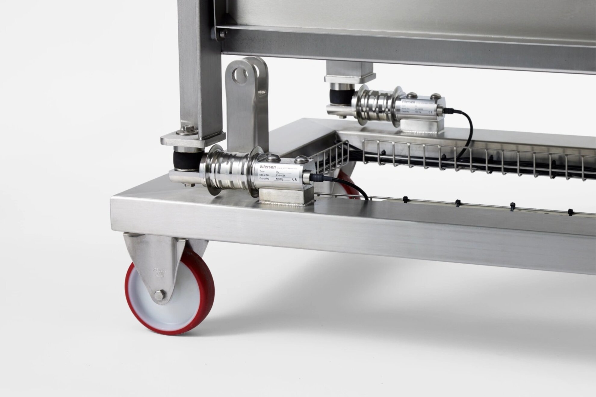 Load cells on mobile tote