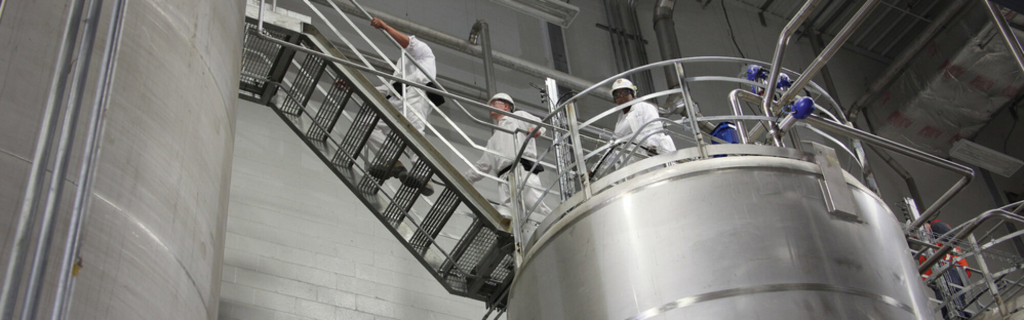 Level measurement under silos