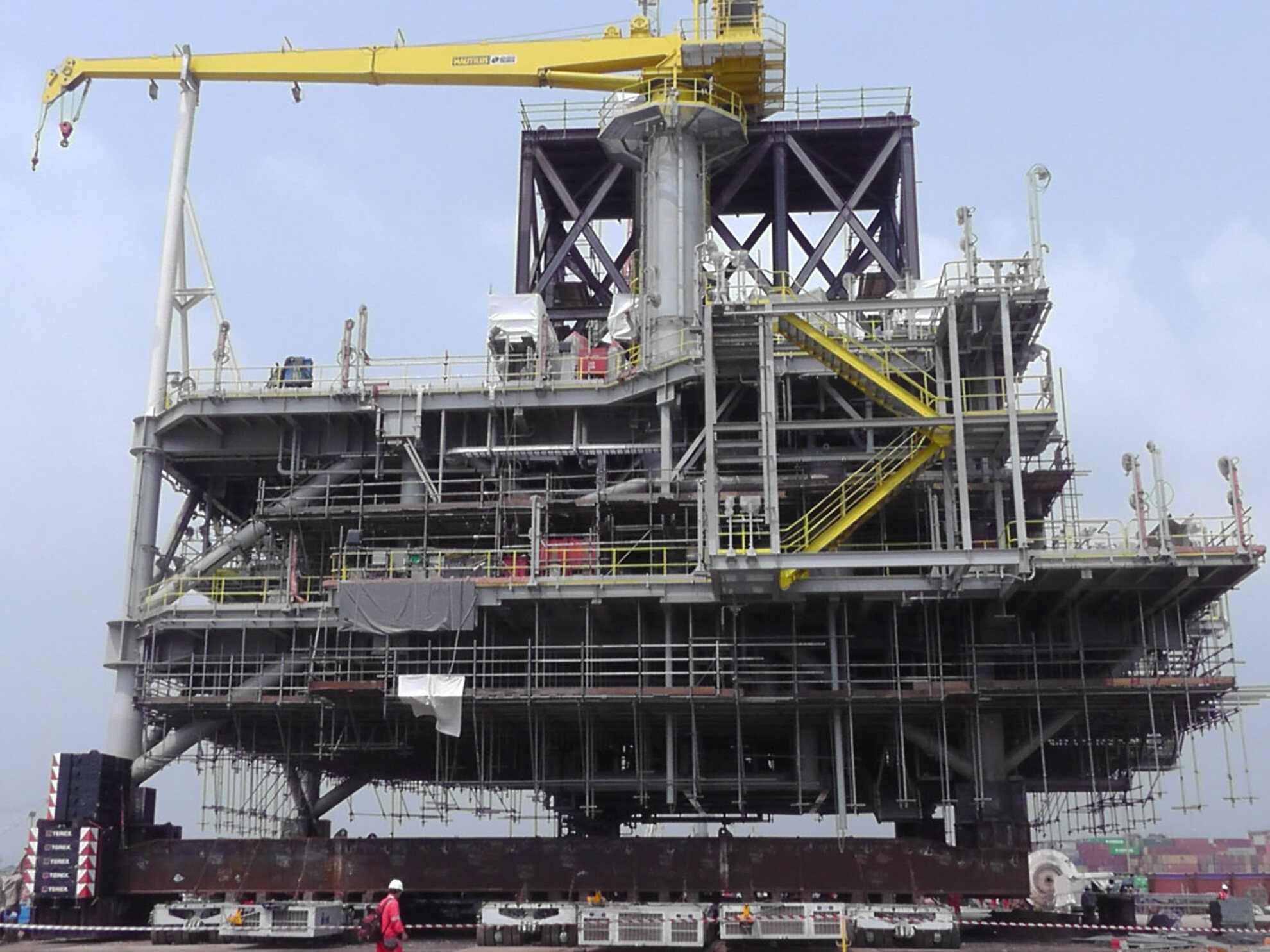 Offshore platform (SONAM project, Nigeria) is weighed using Eilersen load cells for COG check