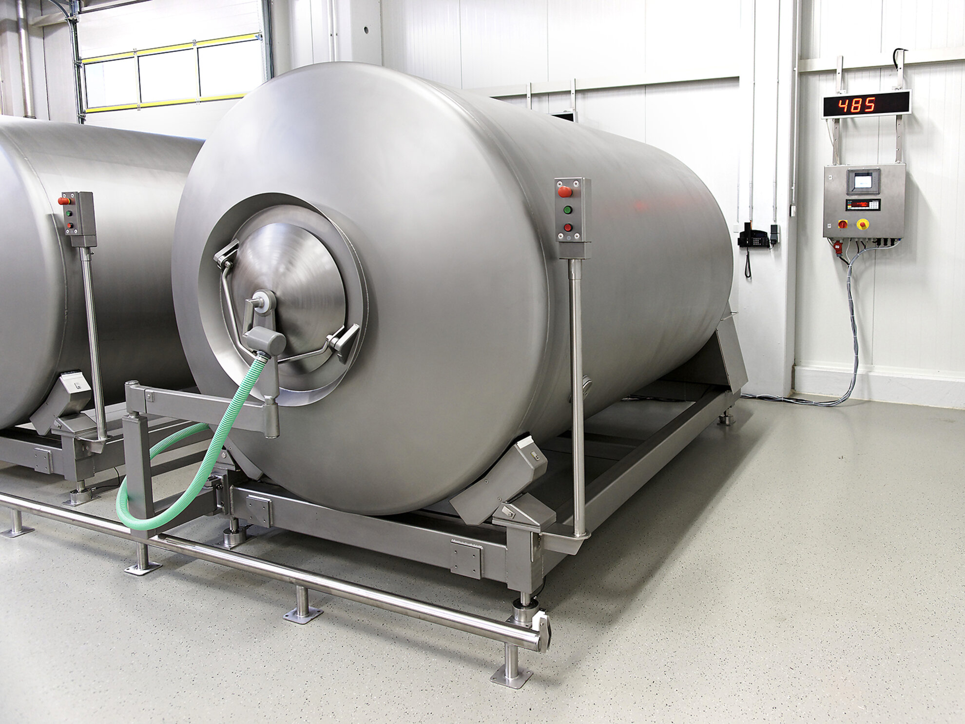 Weighing under tumbler